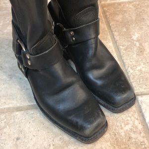 Frye Harnessed boots black